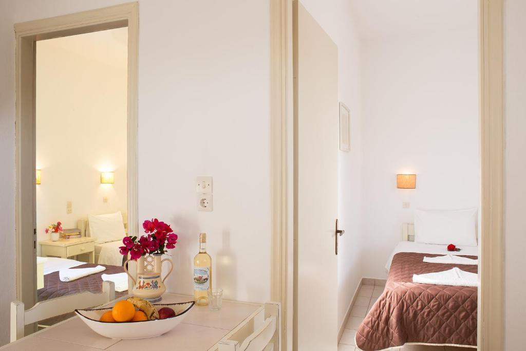 Marili Apartments Studios Parasporos Chambre photo